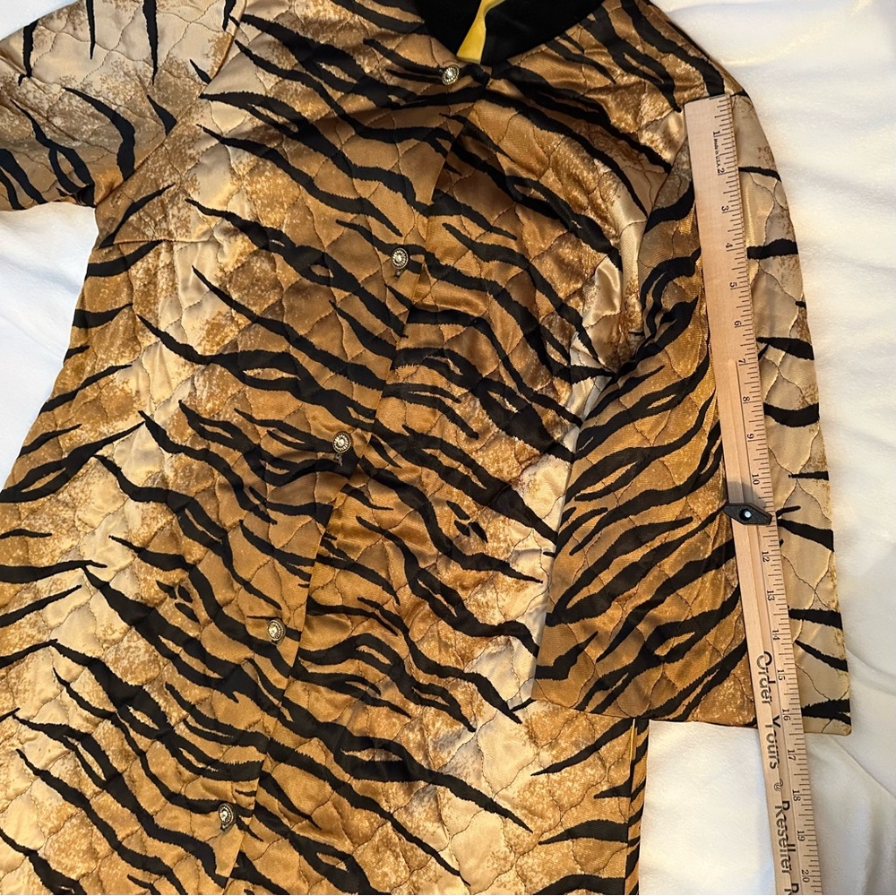 Vintage 60s Tiger Print Quilted House Dress Robe Sz 10 Union Made Velvet Neck - Picture 7 of 12